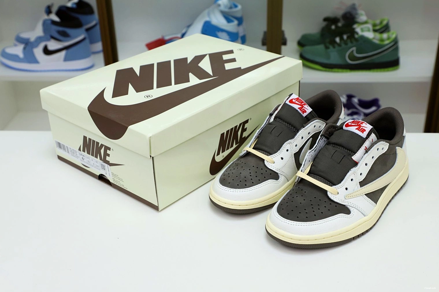 MOCHA SCOTT TRAVIS OG 1 AIR LOW X REVERSE JORDAN 0913